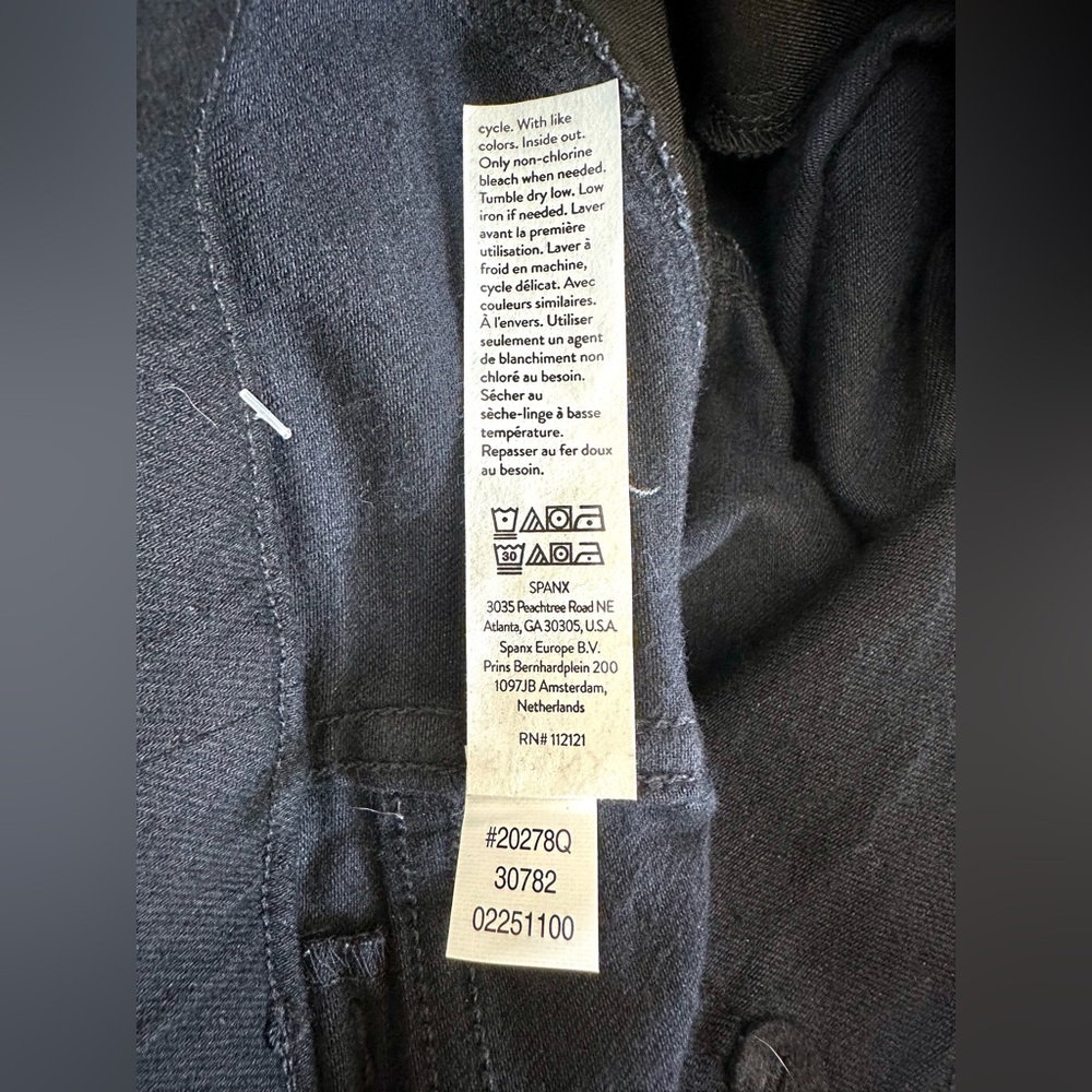 NWT Spanx Woman’s Black Skinny Jeans, petite - Picture 11 of 11